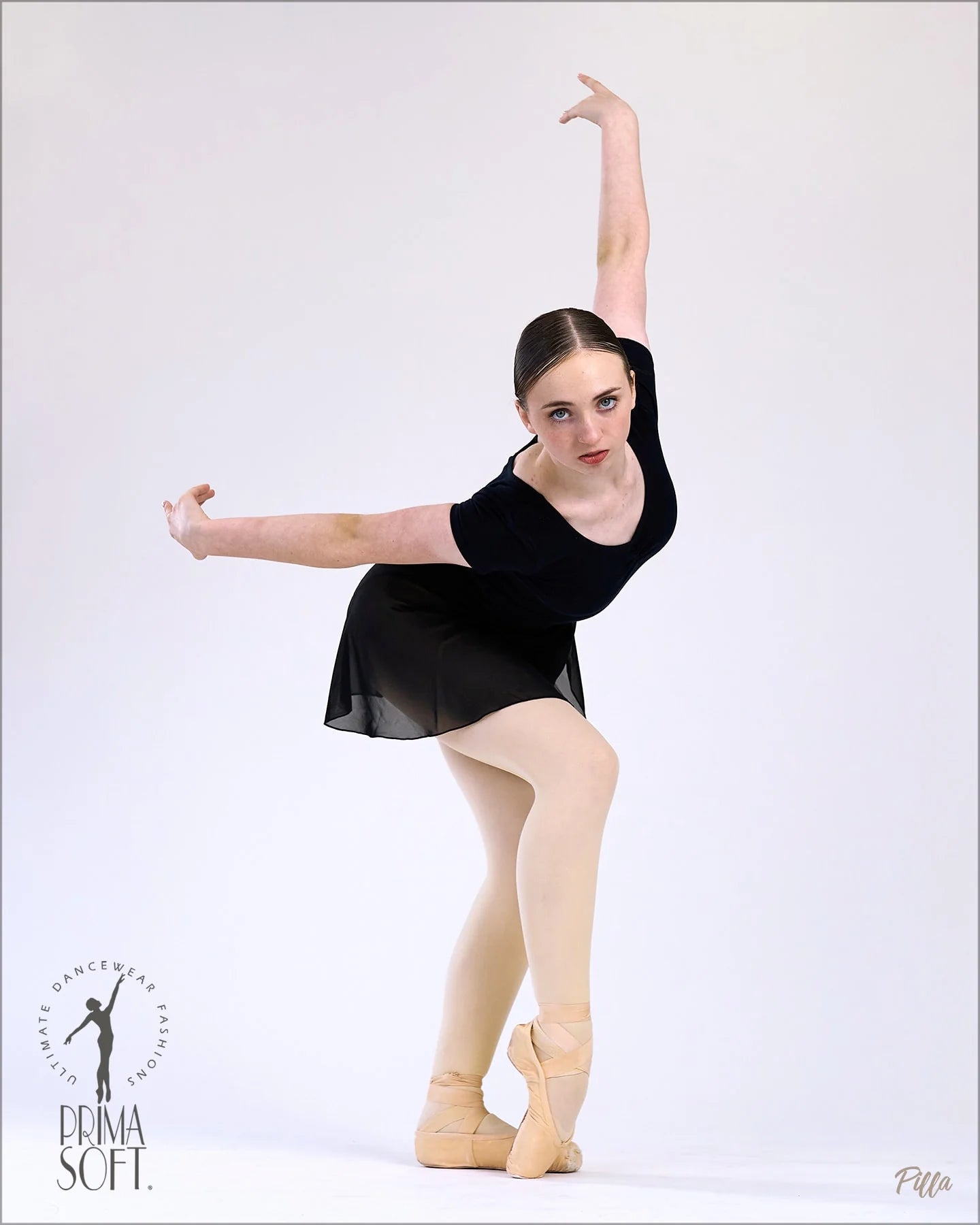 #102 Footed Tights