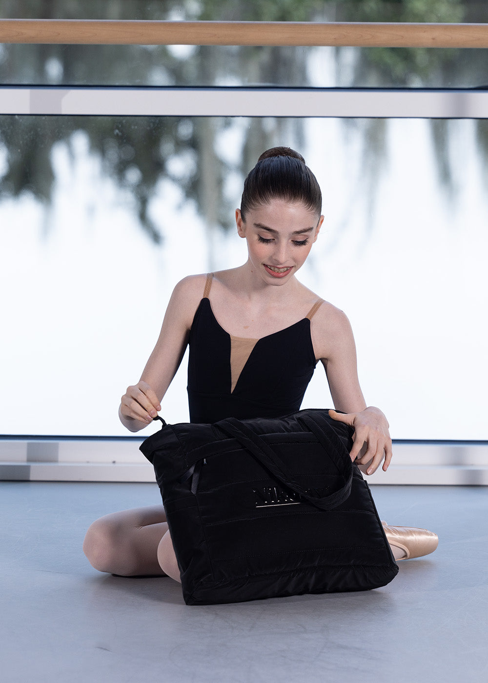 BC001BAN LARGE ROAD BAG